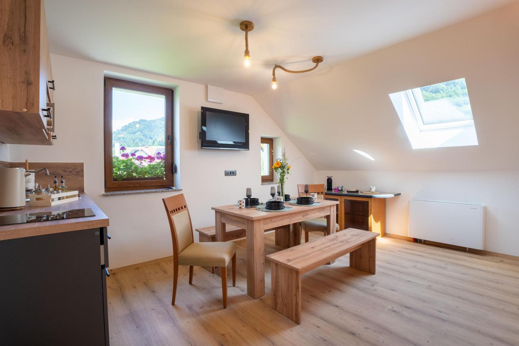 Aparthotel Hom At Vintgar Zgornje Gorje Oda fotoğraf